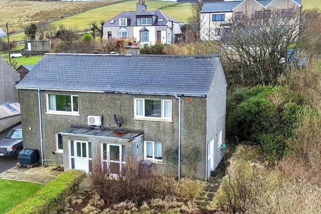 2 bed property, in 16 Hillside Road, £165,000