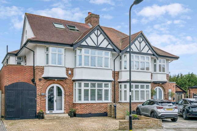 5 bed property, in Delamere Road, £1,745,000
