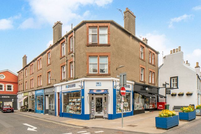 3 bed property, in 1c Market Place, £250,000