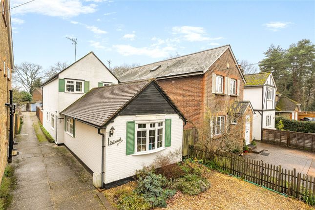 3 bed property, in Horsell, £595,000