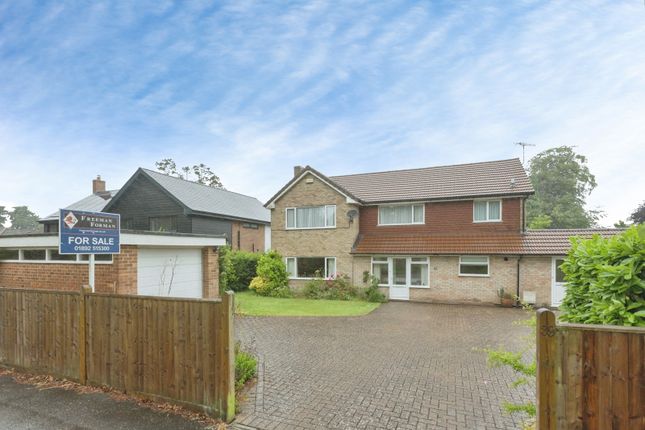 4 bed property, in Sandown Park, £950,000