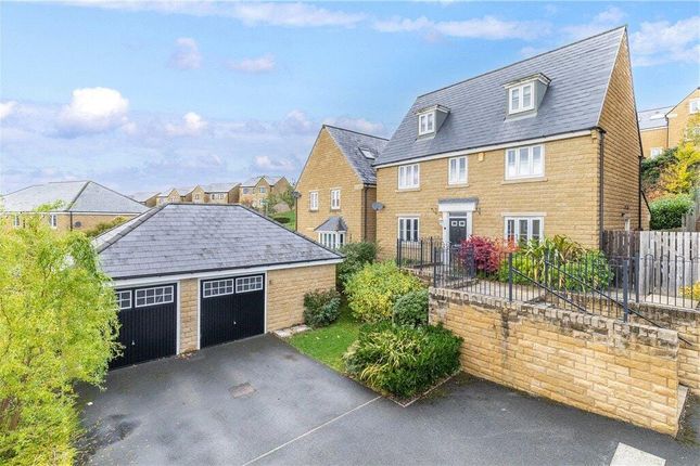 5 bed property, in Honey Pot Drive, £555,000