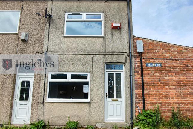 2 bed property, in Elliott Street, £70,000