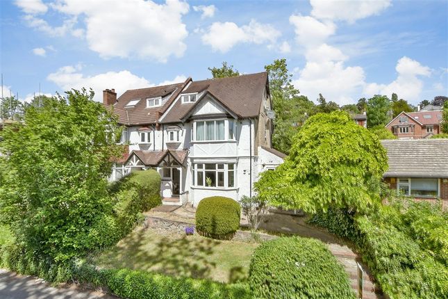 1 bed property, in Foxley Lane, £240,000