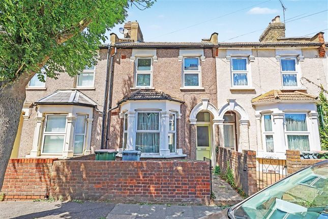 1 bed property, in Halley Road, £199,000