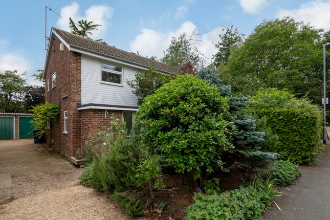3 bed property, in Brownlow Road, £375,000
