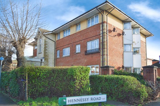 1 bed property, in Hennessy Road, £190,000