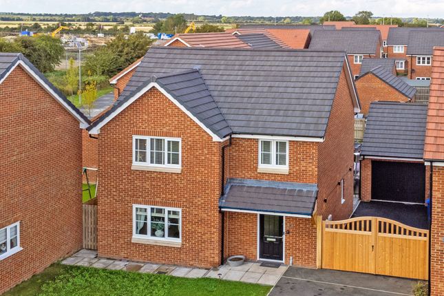 4 bed property, in Ringlet Way, £375,000