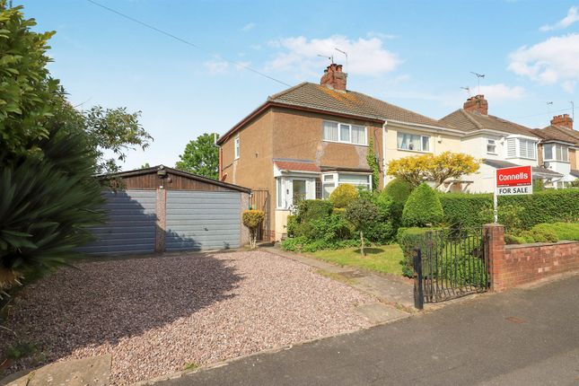 2 bed property, in Ringwood Road, £210,000