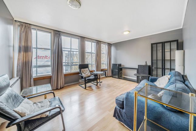 2 bed property, in Emanuel House, £650,000
