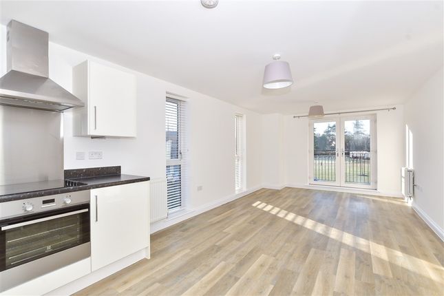 2 bed property, in Wills Crescent, £230,000