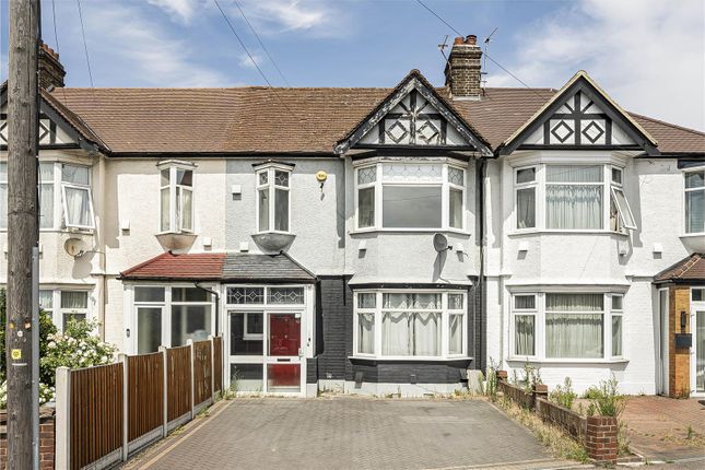 3 bed property, in Winchester Road, £575,000