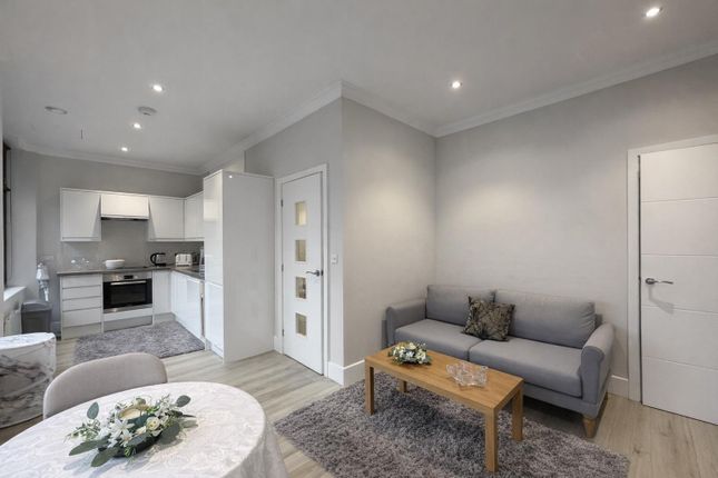 1 bed property, in Sentinel House, £145,000