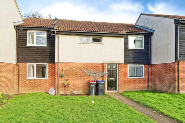 1 bed property, in St. Albans Road, £70,000