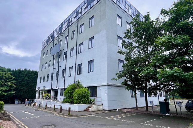 1 bed property, in Dudley Road, £40,000