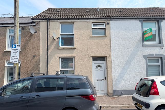 2 bed property, in Bute Street, £104,995