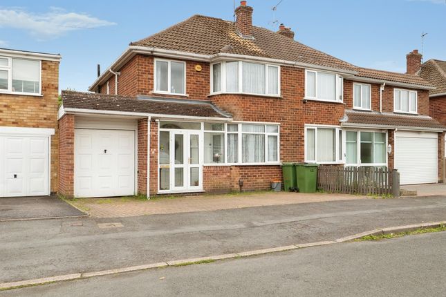 3 bed property, in Brockenhurst Drive, £300,000