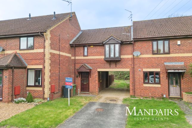 1 bed property, in Farriers Court, £140,000