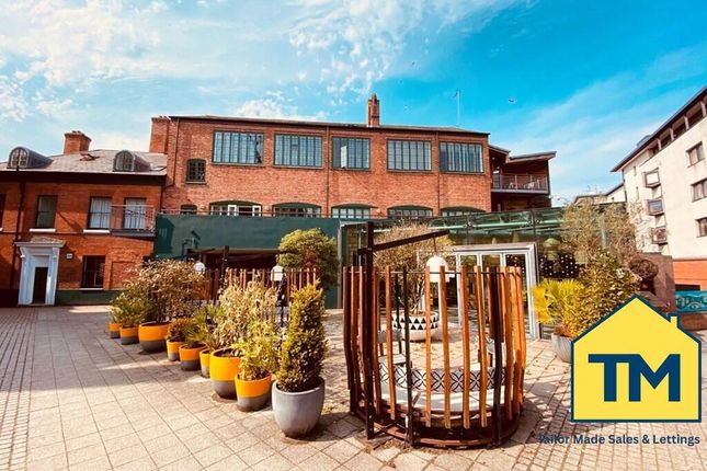 2 bed property, in Ribbon Factory, £215,000