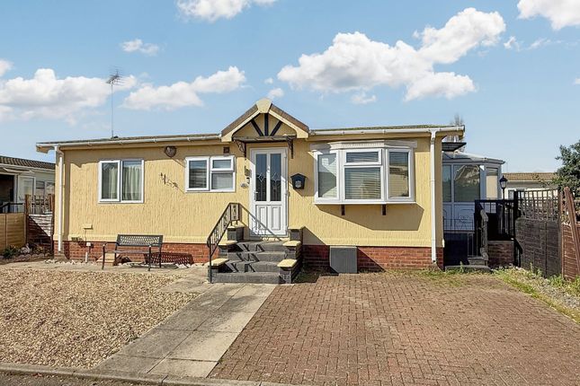 2 bed property, in Osborne Road, £110,000