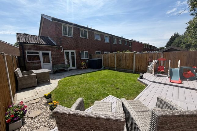 2 bed property, in 51, £275,000