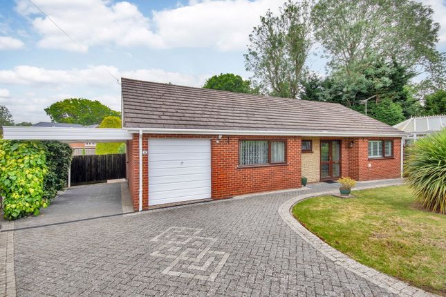 2 bed property, in Studley Crescent, £500,000