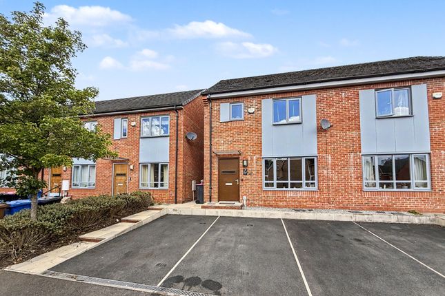 3 bed property, in Christie Lane, £270,000