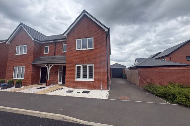 3 bed property, in Banbury Drive, £350,000