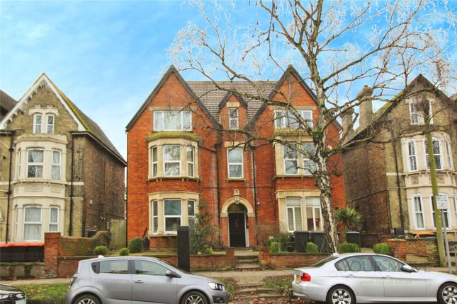 1 bed property, in Clapham Road, £85,000