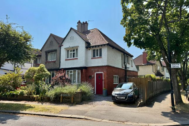 4 bed property, in South Drive, £740,000