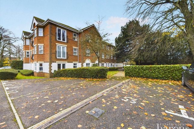 1 bed property, in Norn Hill, £155,000