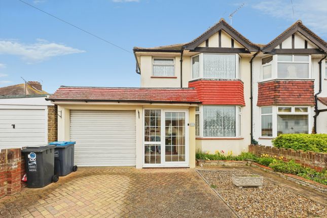 3 bed property, in Minnis Road, £390,000