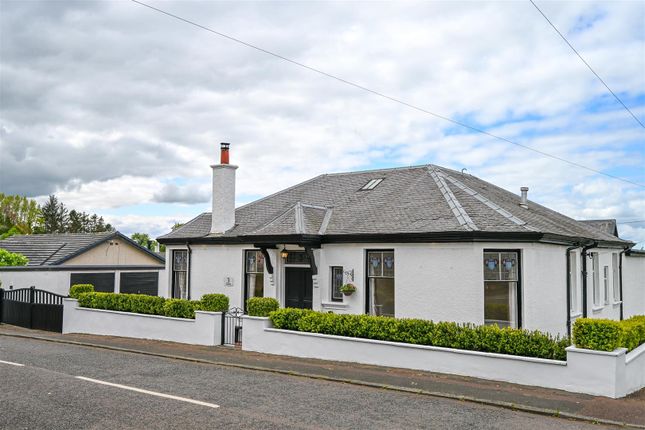 3 bed property, in Victoria Avenue, £325,000