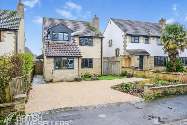 3 bed property, in Glovers Close, £355,000