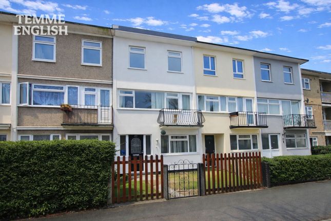 3 bed property, in Long Riding, £290,000