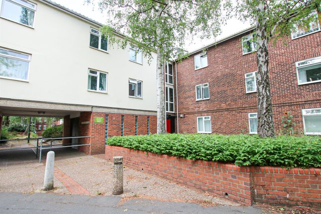 3 bed property, in Russell Street, £170,000