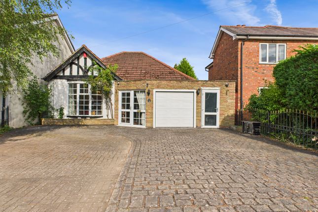 3 bed property, in Hollyfield Road South, £400,000