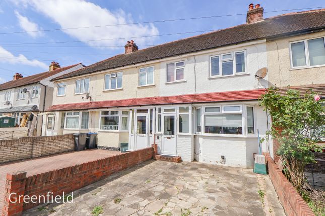 3 bed property, in Ronelean Road, £475,000