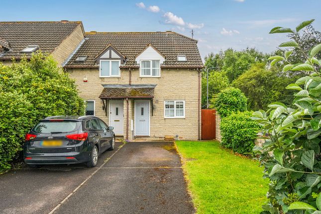 2 bed property, in Brackendene, £275,000