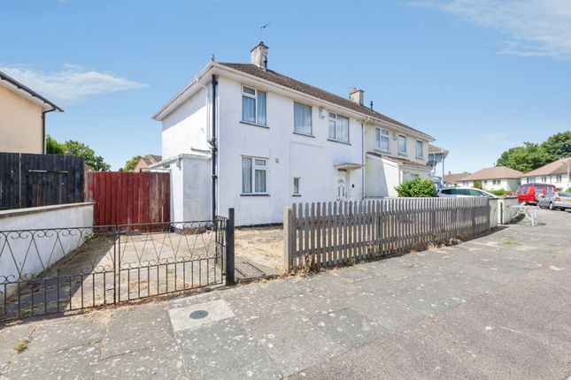 3 bed property, in Chettle Road, £240,000