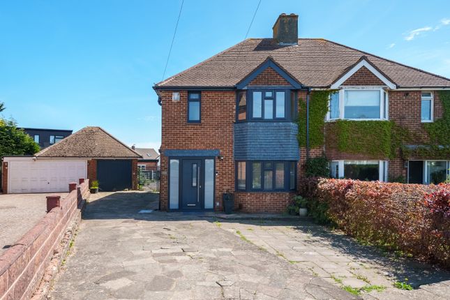 3 bed property, in Farm Hill, £545,000