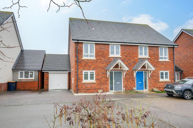 3 bed property, in Cheshire Rise, £415,000