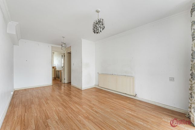 1 bed property, in Daintry Way, £350,000