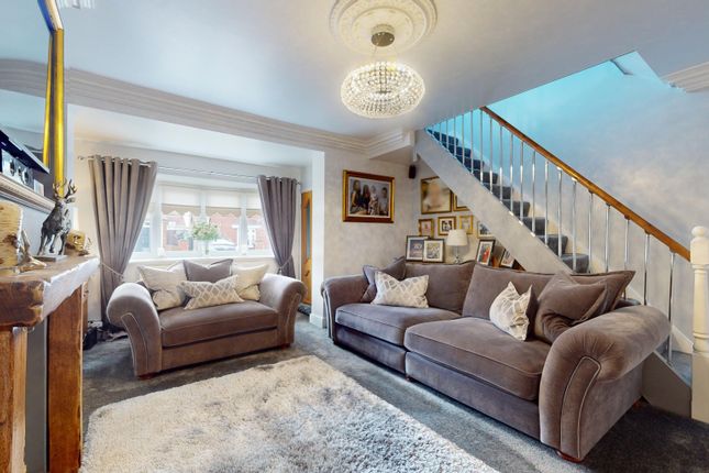3 bed property, in Wells Grove, £278,000