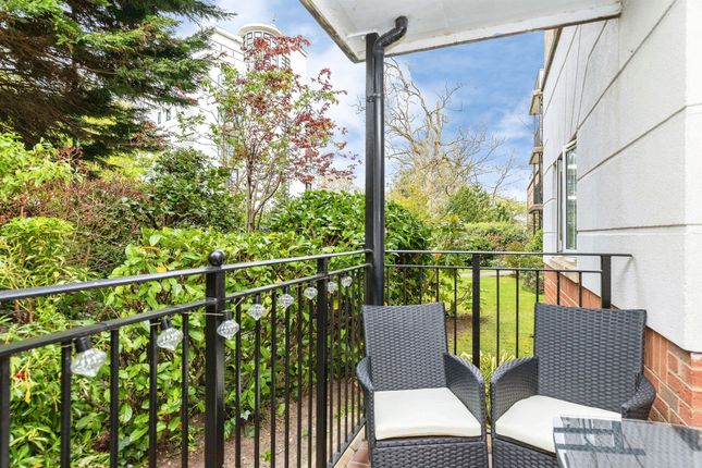 2 bed property, in St. Peters Road, £260,000