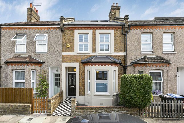 4 bed property, in Walton Street, £575,000