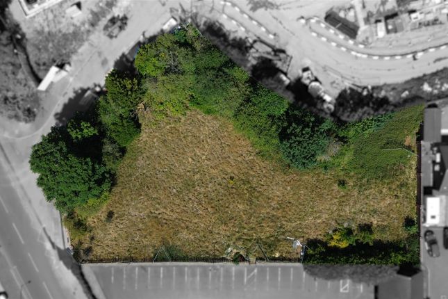 Land, in Sherwood Hall Road, £350,000