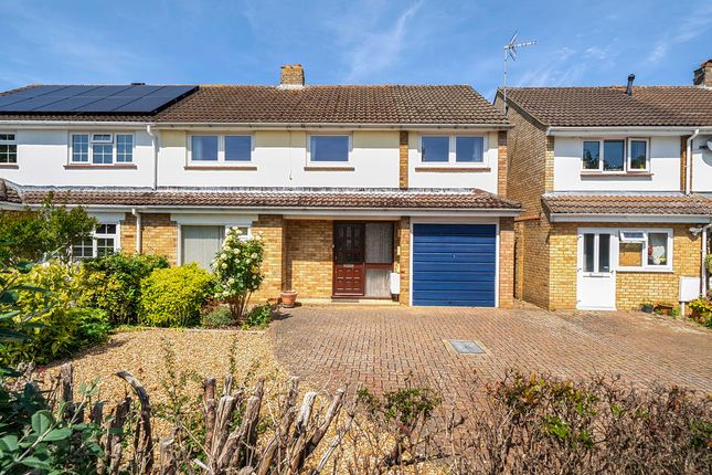 5 bed property, in Whaddon Way, £400,000