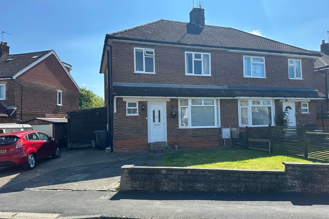 3 bed property, in Cranborne Crescent, £570,000