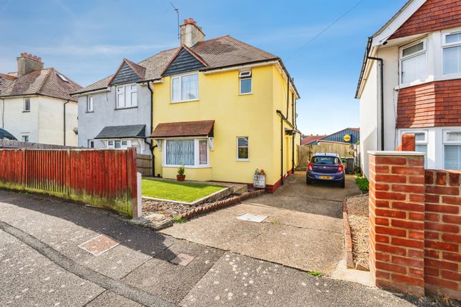 3 bed property, in Rotunda Road, £355,000